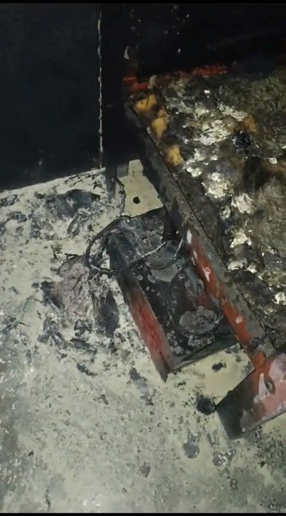 Bingöl'de konteyner yangınında 25 yaşındaki işçi hayatını kaybetti 2 Bingöl'de konteyner yangınında 25 yaşındaki işçi hayatını kaybetti