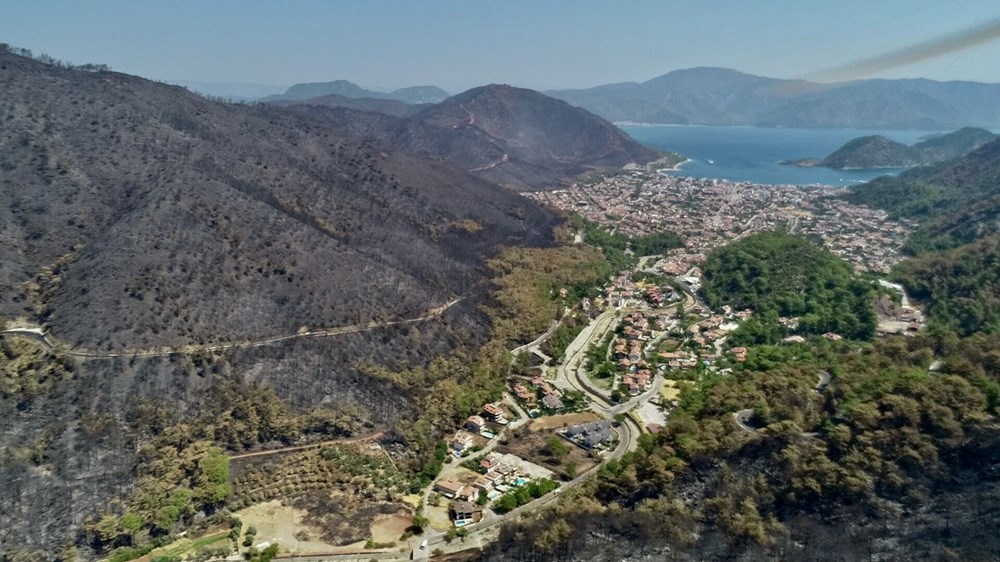 Marmaris'te yanan alanlar havadan görüntülendi - 15