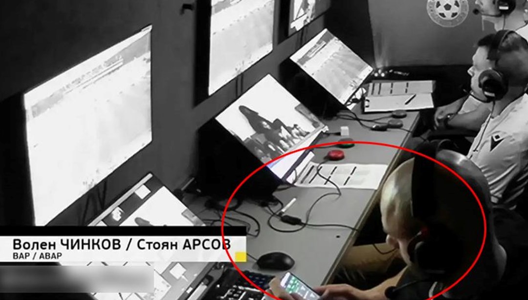 Dünya futbolunda büyük skandal: Hakem, VAR odasında canlı bahis yaptı