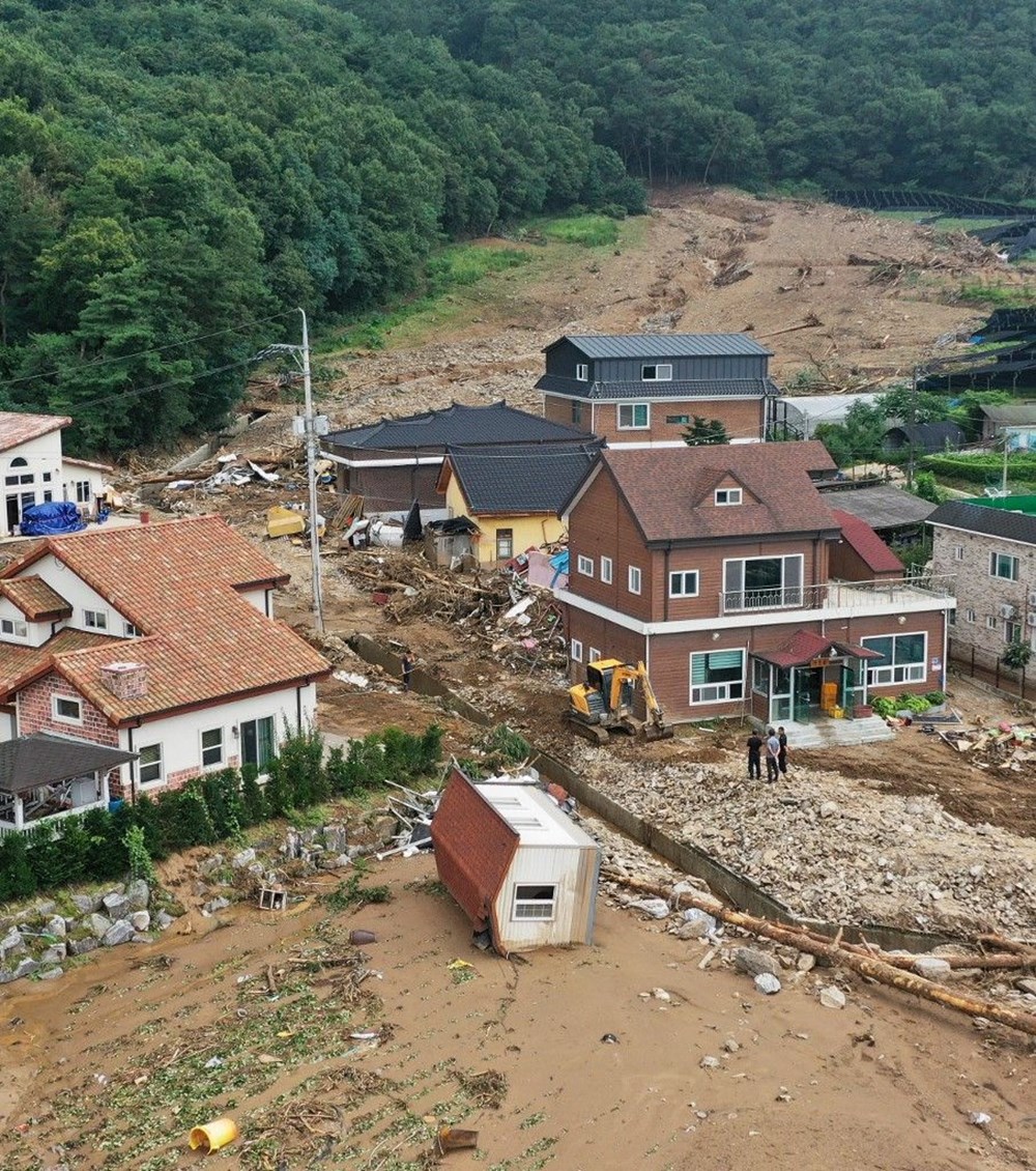 Güney Kore'de toprak kayması: 15 ölü - 3