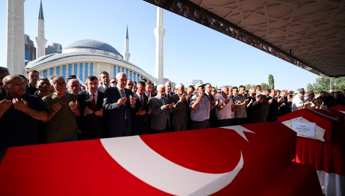 5 AKUT şehidine veda 5 AKUT şehidine veda