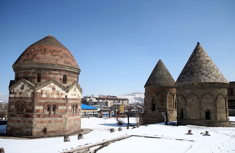 Erzurum yüzlerce yıllık yapılarıyla ziyaretçilerini tarihi yolculuğa çıkarıyor - 5