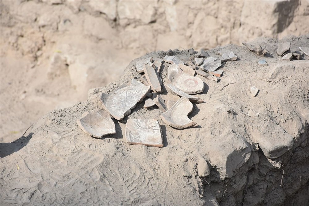 Malatya'daki Şahabiyye-i Kübra Medresesi'nde çini parçalarına rastlandı - 1