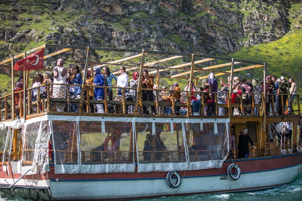 halfeti, rumkale, birecik baraj gölü, savaşan köyü, halfeti tekne turu, şanlıurfa gezilecek yerler