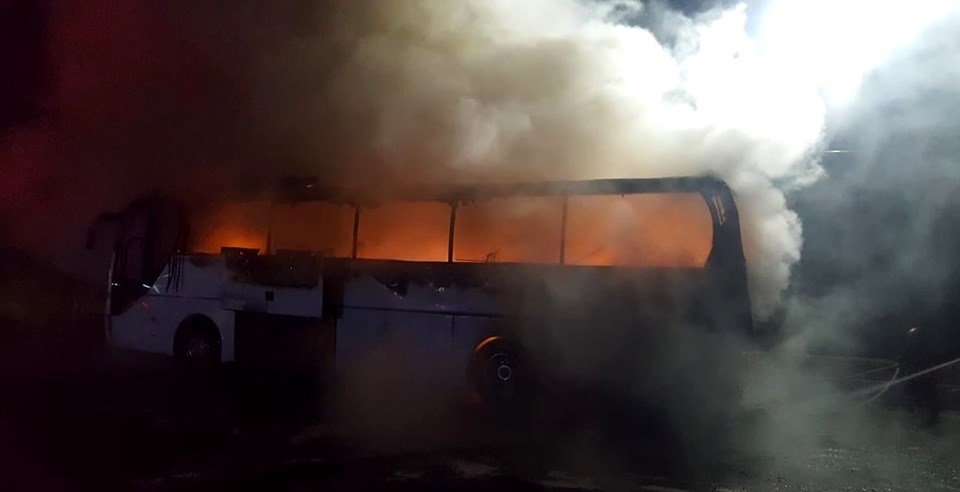 Nevşehir'de park halindeki tur otobüsü yandı - 2