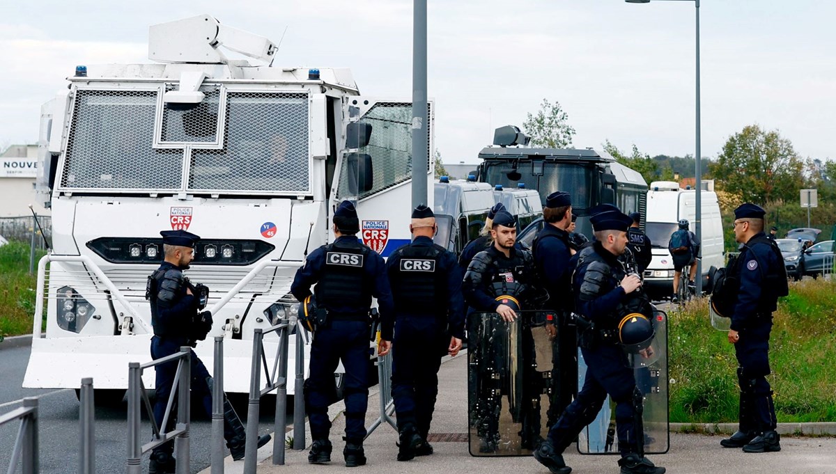 Fransa'da çeteler arası çatışma: Biri çocuk beş kişi yaralandı