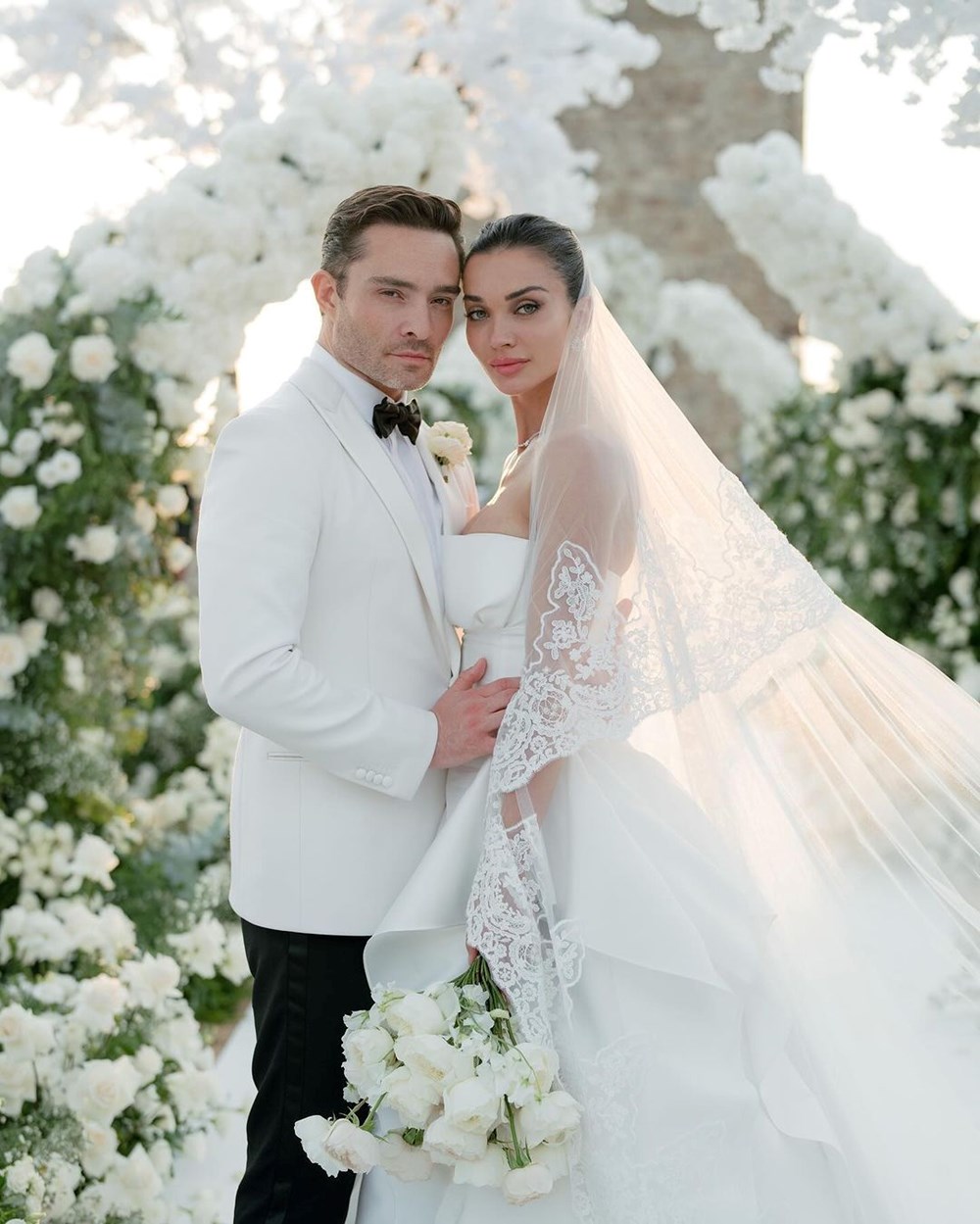 Gossip Girl dizisinin yıldızı Ed Westwick ile Amy Jackson evlendi: İşte düğünden ilk kareler - 6