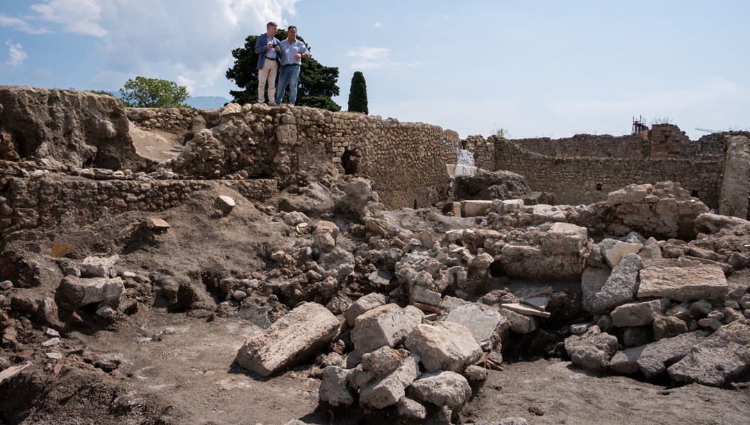 Pompeii'de duvara yazı yazan turiste 60 bin euro ceza