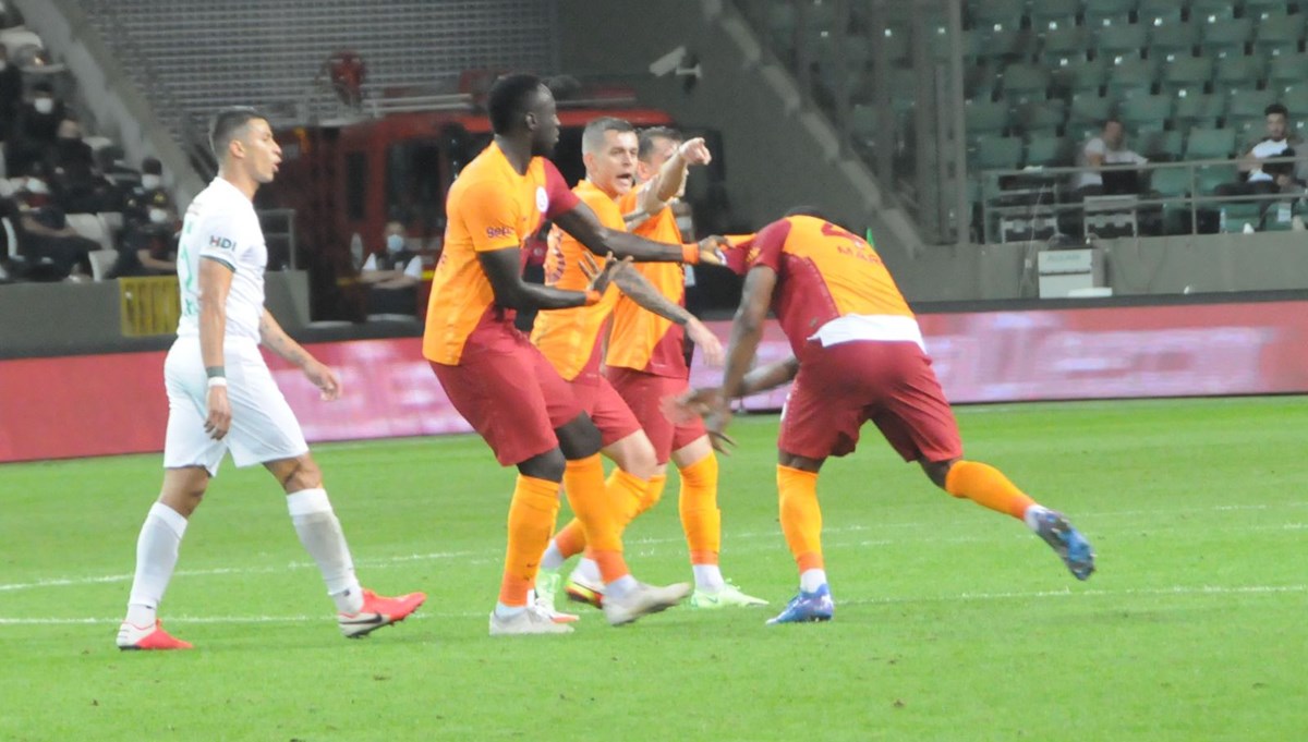 Marcao'dan takım arkadaşı Kerem'e yumruk