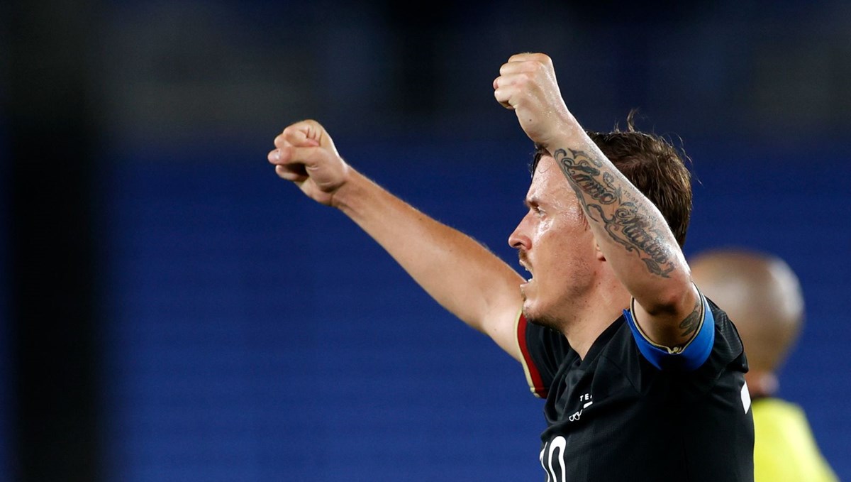 Max Kruse'den canlı yayında evlenme teklifi