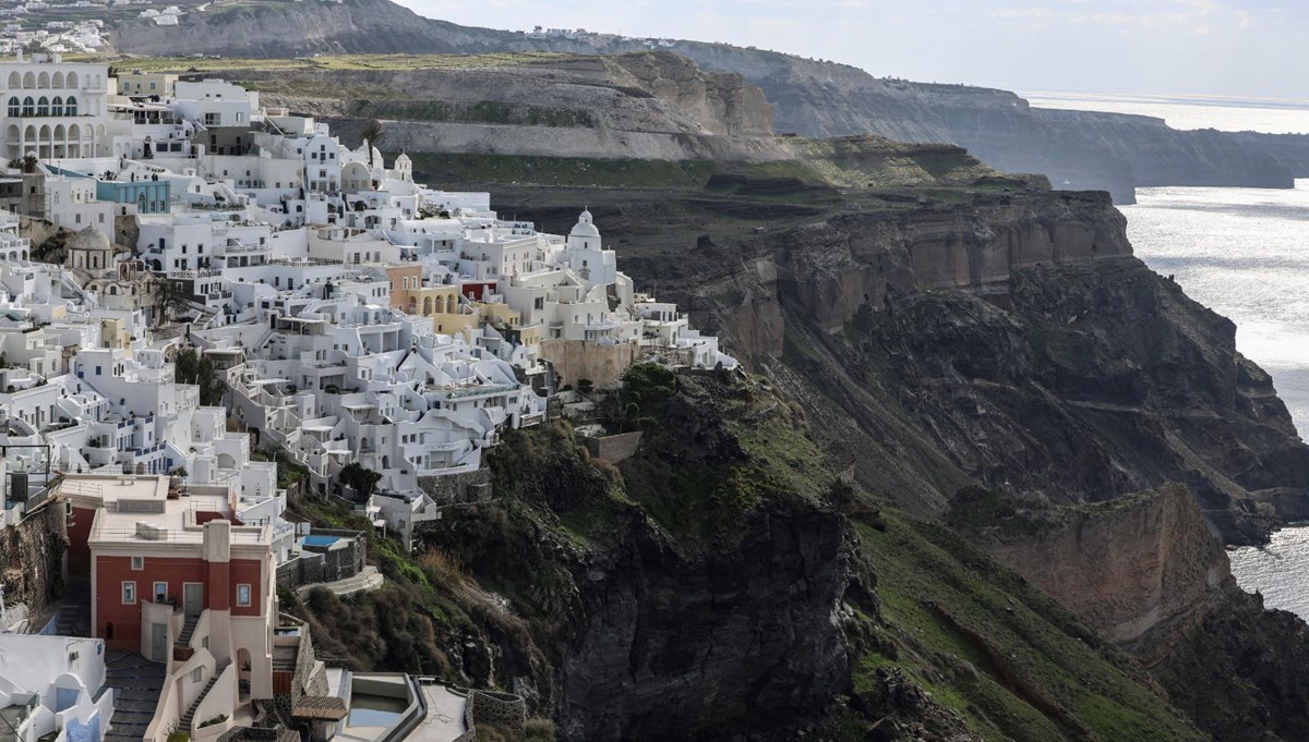 Santorini'de resmi olarak yanardağ uyarısı yapıldı