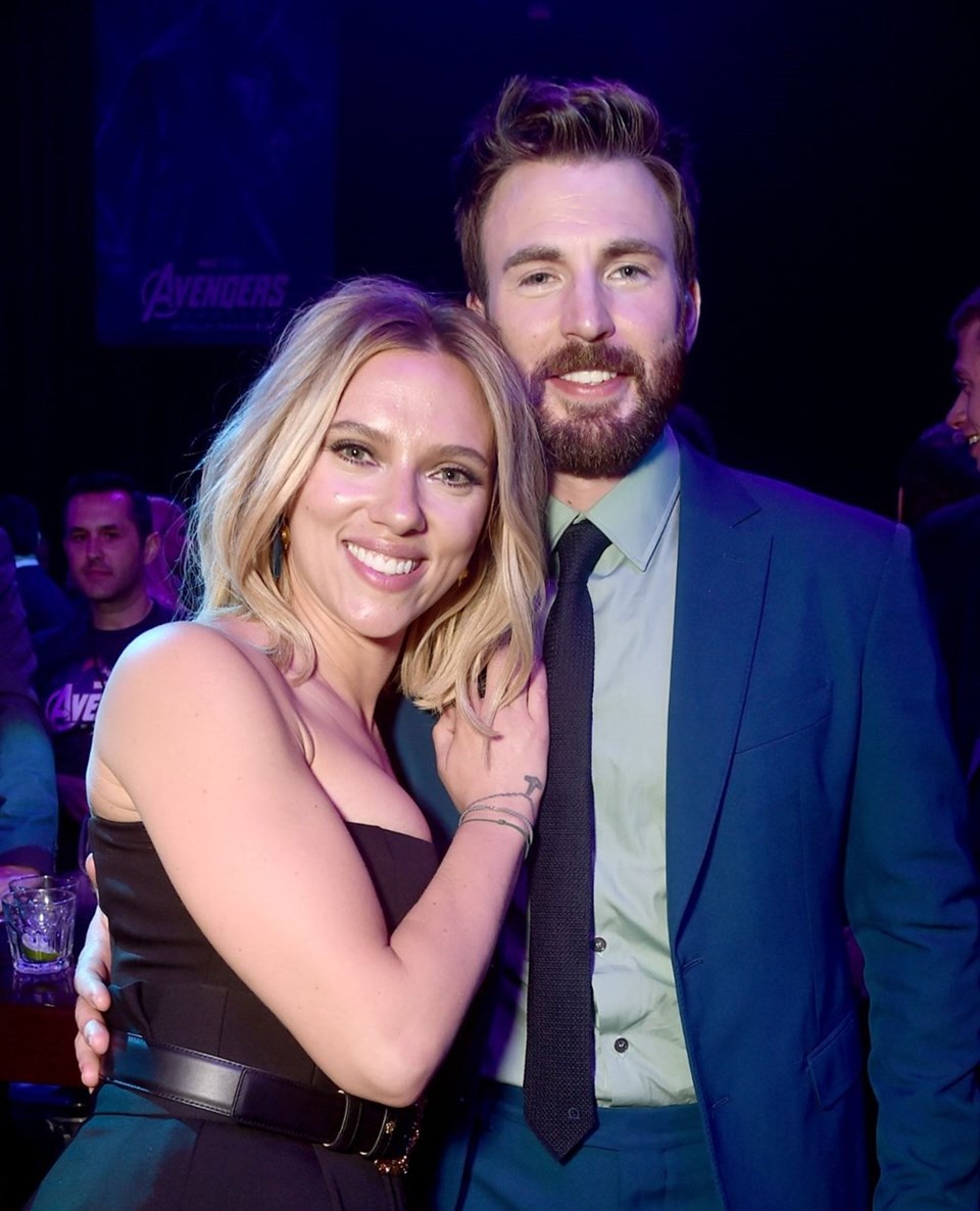 Scarlett Johansson ve Chris Evans Yenilmezler'den sonra tekrar bir arada - 1
