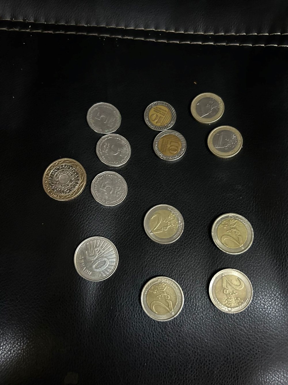 Sahtecilikte yeni boyut: Lazerle 2 euro bastılar - 1