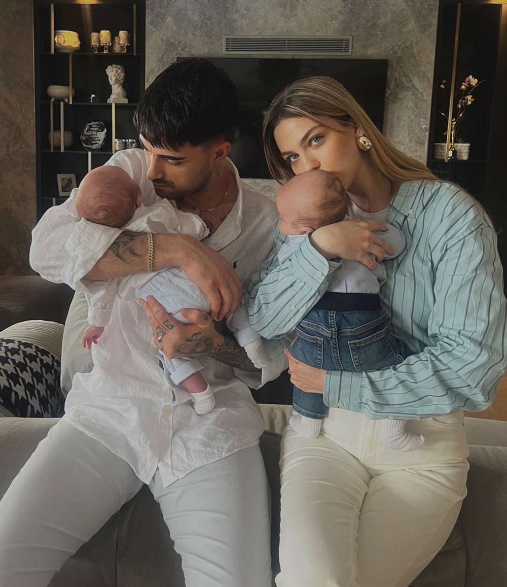Yasemin Şefkatli'den ikiz oğulları Ayel ve Emir ile yeni pozlar - 2