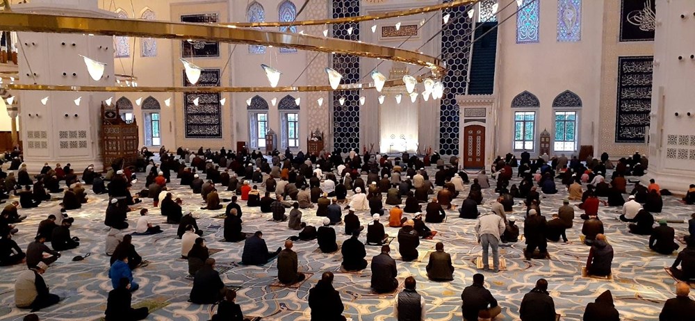 Sosyal mesafe ve maskeli bayram namazı - 6