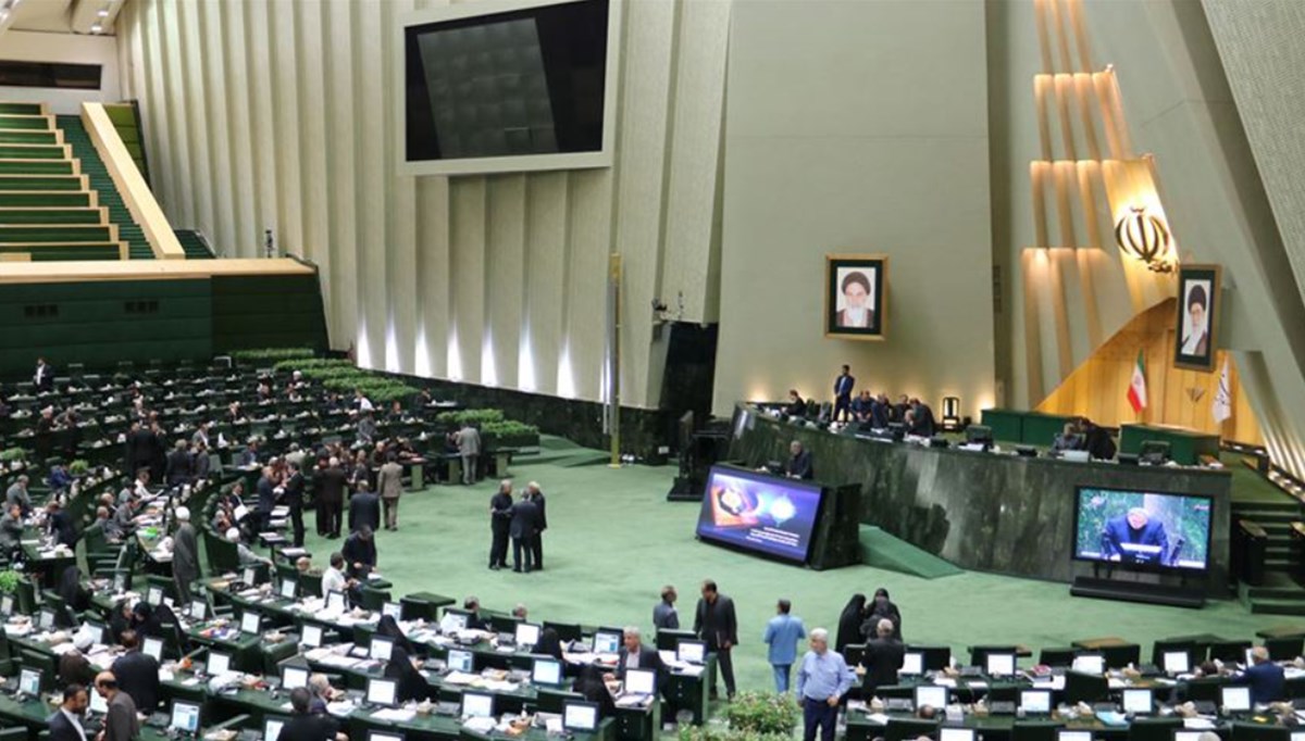 SON DAKİKA: İran Meclisi'nde yangın