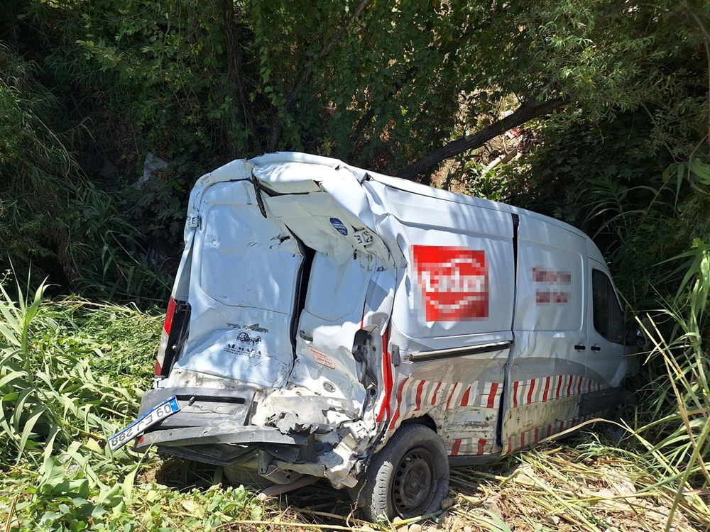 Freni boşalan kamyon ortalığı savaş alanına çevirdi: 9 yaralı - 2