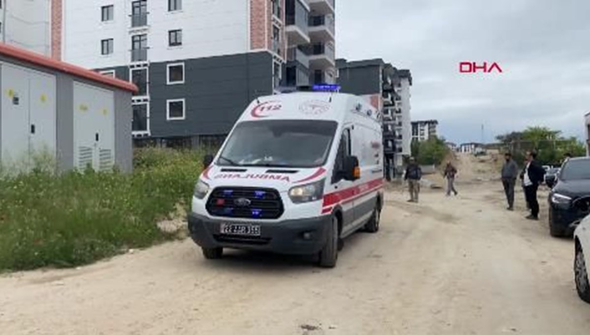 Asansör boşluğuna düşen emlakçı yaşamını yitirdi Asansör boşluğuna düşen emlakçı yaşamını yitirdi