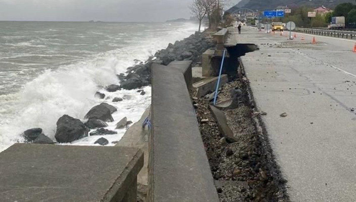 Karadeniz Sahil Yolu'nda fırtına hasarının boyutu ortaya çıktı