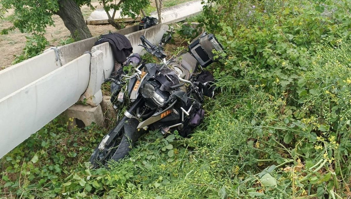 Sulama kanalına çarpan motosikletli yaşamını yitirdi Sulama kanalına çarpan motosikletli yaşamını yitirdi