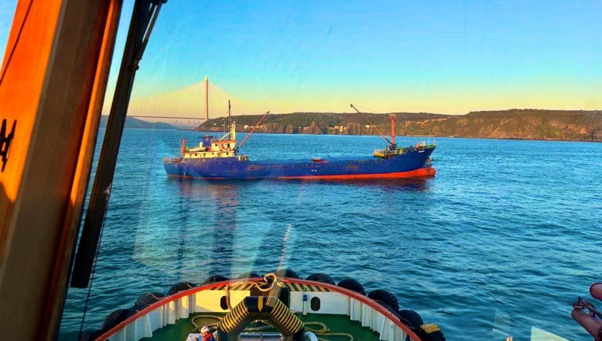 İstanbul Boğazı'nda gemi trafiği askıya alındı İstanbul Boğazı'nda gemi trafiği askıya alındı