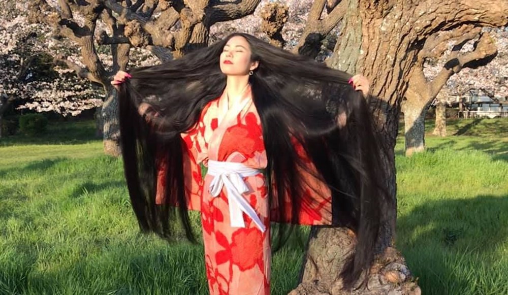 15 yıldır saçlarını kestirmeyen 'Japon Rapunzel’in saçlarıiki metreye ulaştı - 3