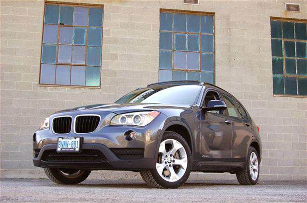 Китайский бмв. BMW x1 Brilliance. Китайский БМВ х5. Brilliance v5 BMW x1. Brilliance v5 vs BMW x1.