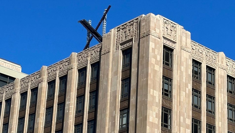 Twitter, merkez binasına X tabelasını astı