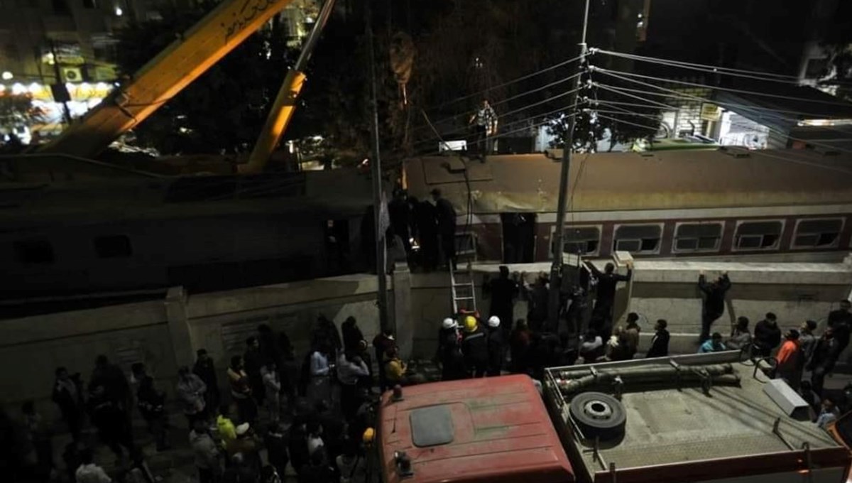 Mısır'da tren kazasında 4 kişi öldü