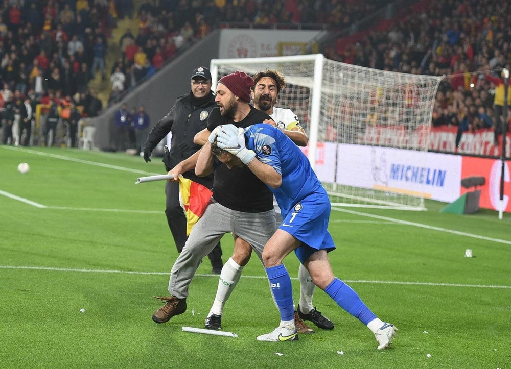 Göztepe-Altay maçında kaleciye saldıran taraftarın ifadesi ortaya çıktı - 3