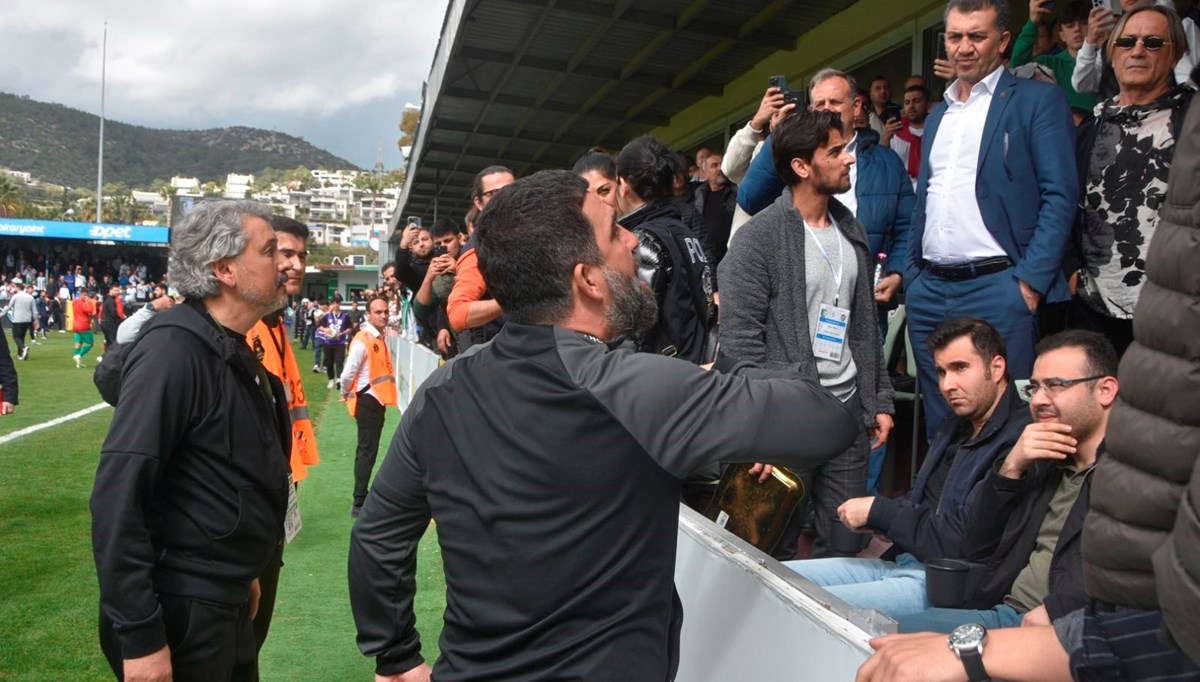 Seçil Erzan tezahüratları Arda Turan'ı çileden çıkardı: Kırmızı kart gördü! Seçil Erzan tezahüratları Arda Turan'ı çileden çıkardı: Kırmızı kart gördü!