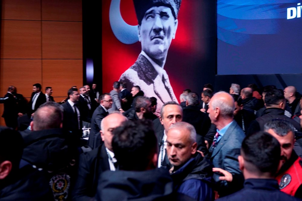 Tevfik Yamantürk, Hasan Arat'ın yumruklanmasının perde gerisini birinci sefer anlattı: "İstifa etmeyeceğim, hesap verecek!" 77 ykXvtCPD0mE3umLHa5meQ