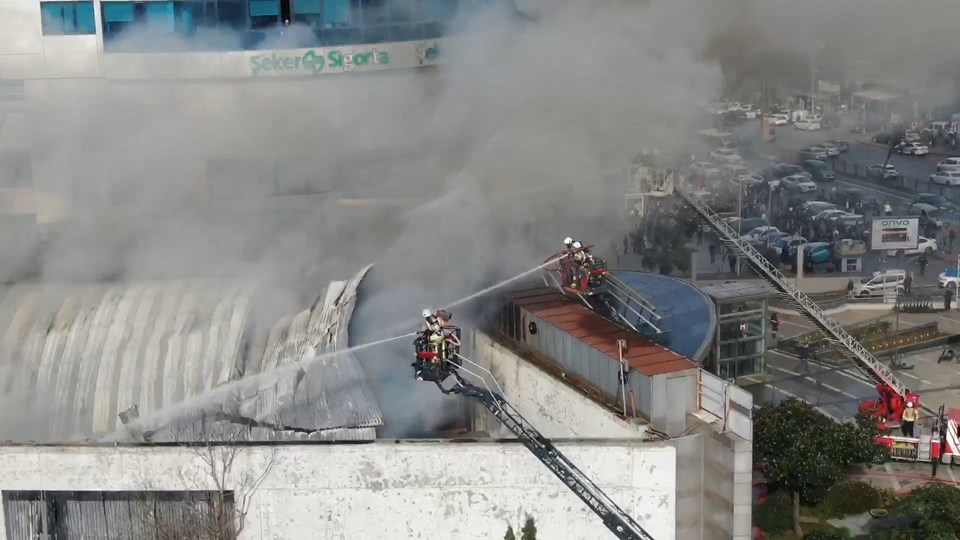 İstanbul Levent'te AVM yangını - 2