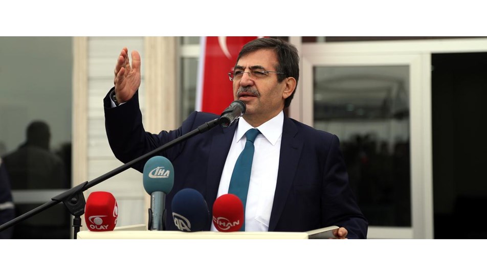 ''Kendimi Viyana kapılarındaki akıncı beyi gibi sanıyorum''