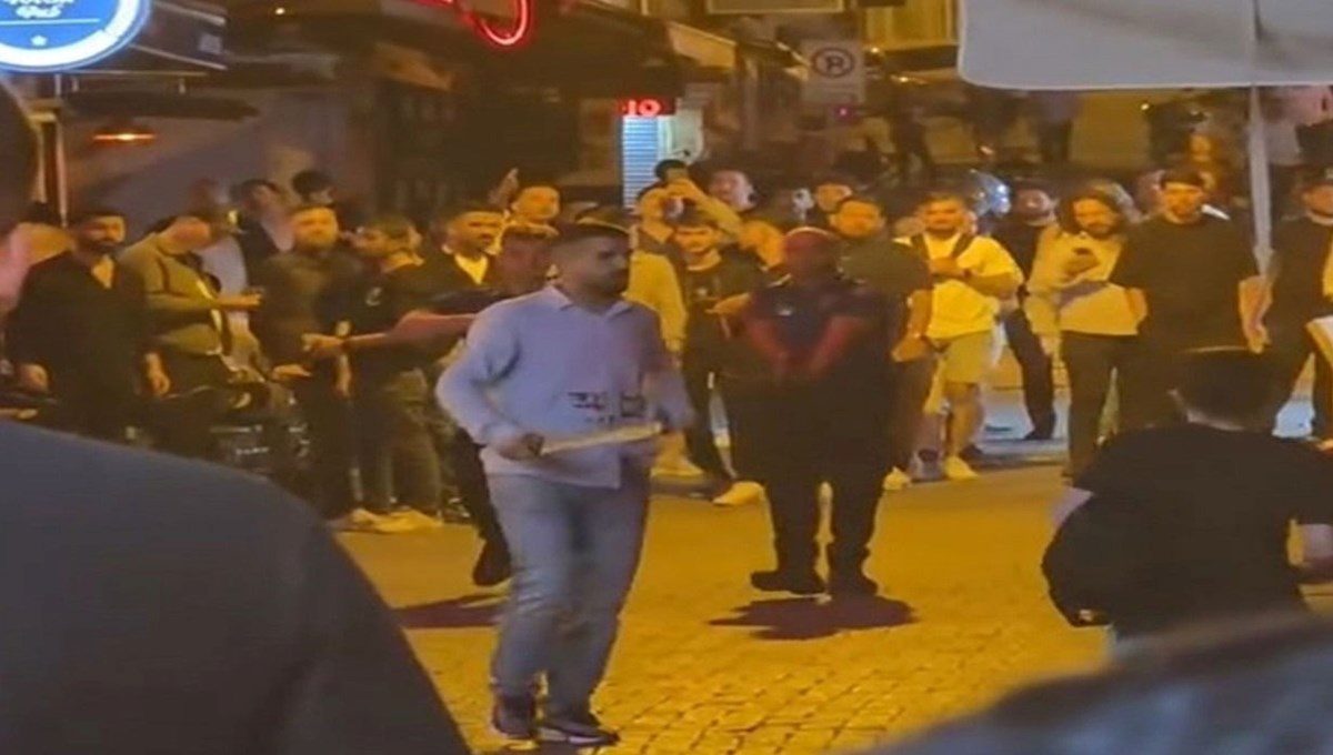 Döner bıçağıyla çevredekileri tehdit etti
