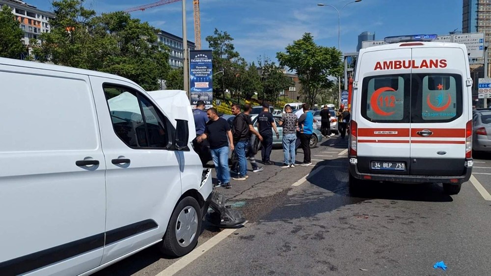 D-100'de 5 araç birbirine girdi: Yaralılar var 74 01VDgugMlkO50qSc40o1ZA