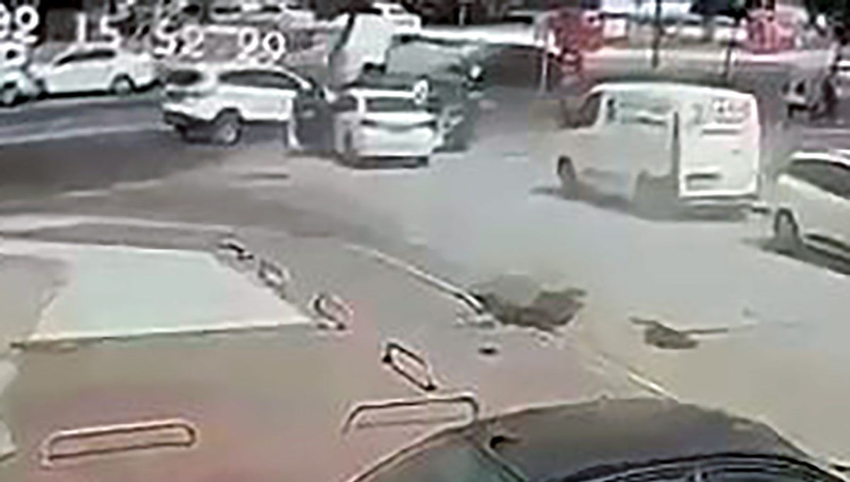 Uyuşturucu şüphelisi sivil polis aracına çarptı