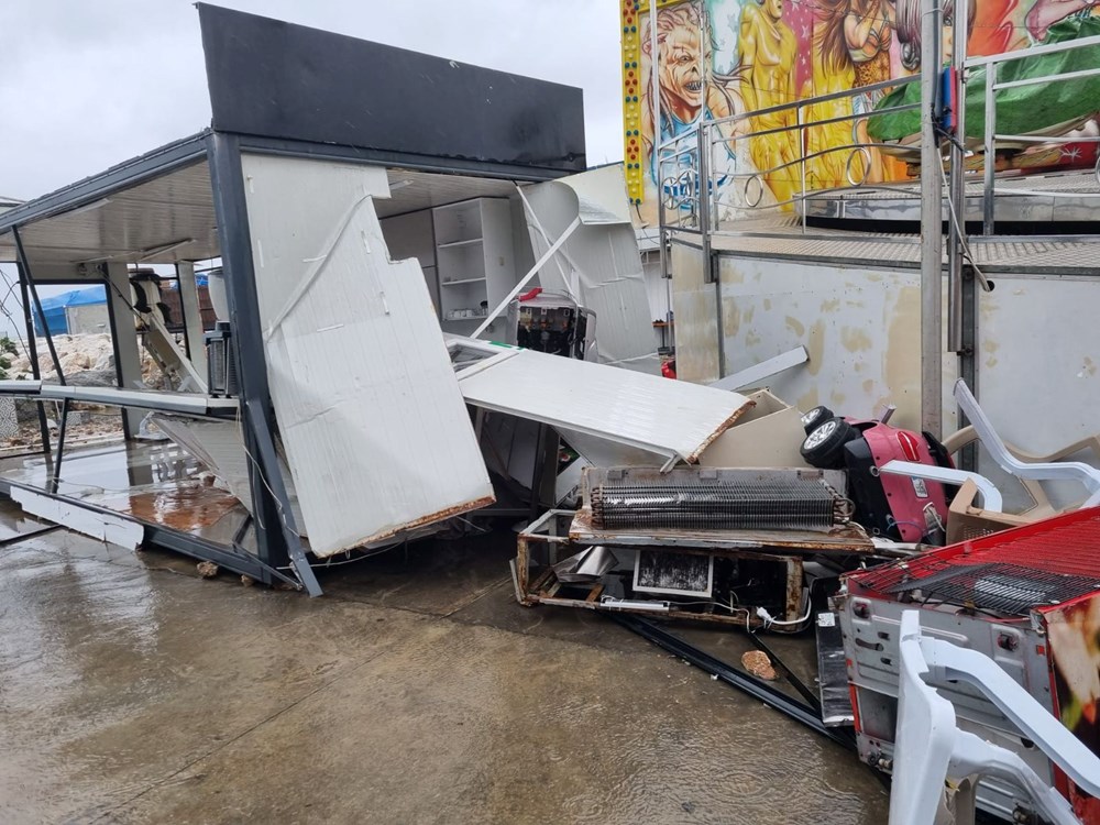 Fırtına ve kar yurdu esir aldı | 9 kişi yaşamını yitirdi, 261 yerleşim yerine ulaşım sağlanamıyor - 19