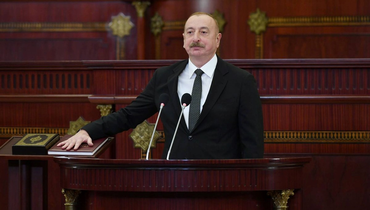 Yeniden Cumhurbaşkanı seçilen Aliyev yemin ederek görevine başladı Yeniden Cumhurbaşkanı seçilen Aliyev yemin ederek görevine başladı