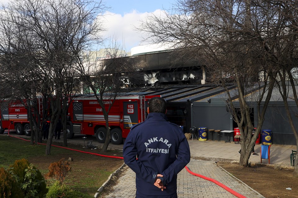 Ankara'da AVM'de yangın paniği - 1