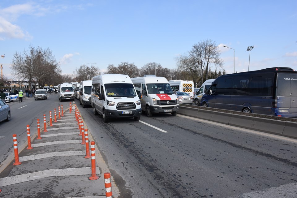Servisçi eylemi Ankara trafiğini kilitledi - 1