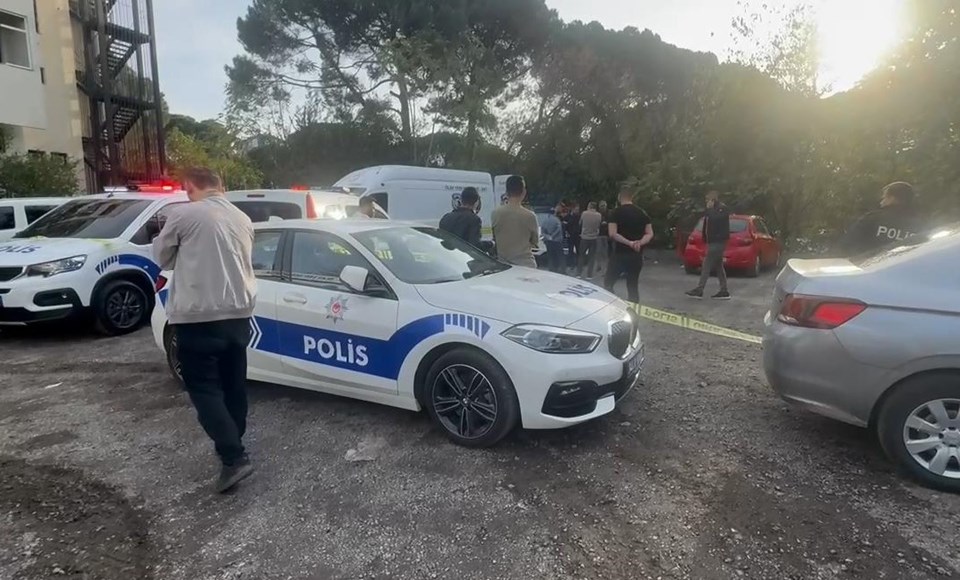 Hastane otoparkında 10 günlük ceset bulundu - 1