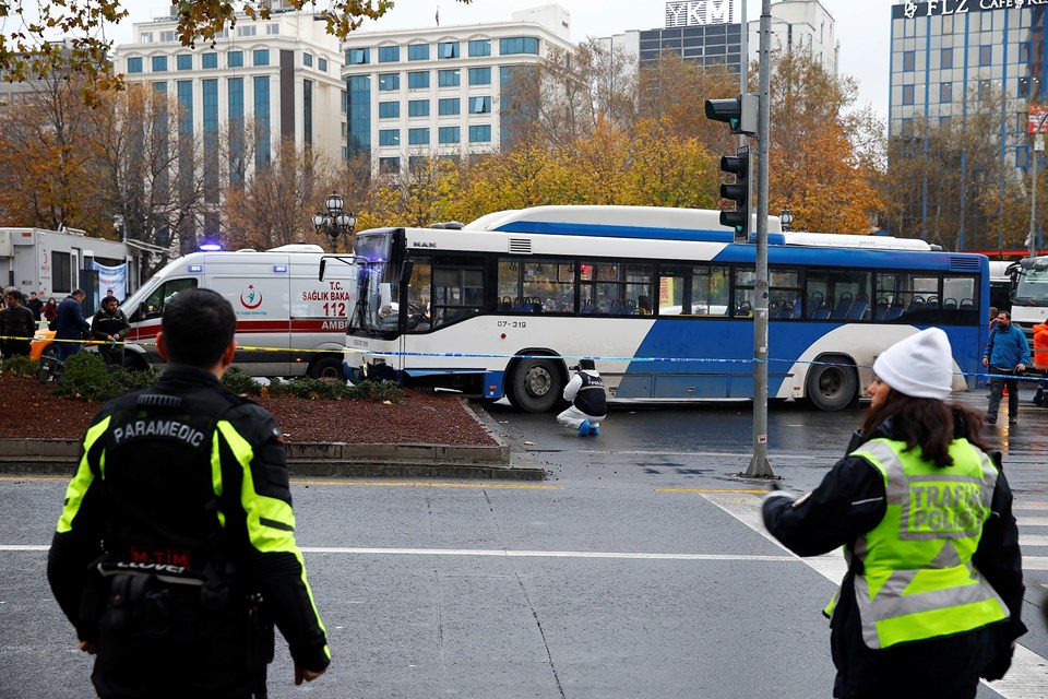 SON DAKİKA: Ankara'da belediye otobüsü yayalara çarptı - 2