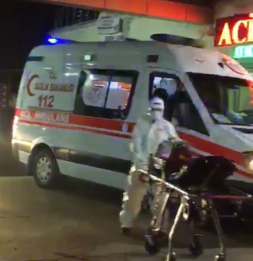 Trabzon'da hastane önünde ambulans kuyruğu - 1