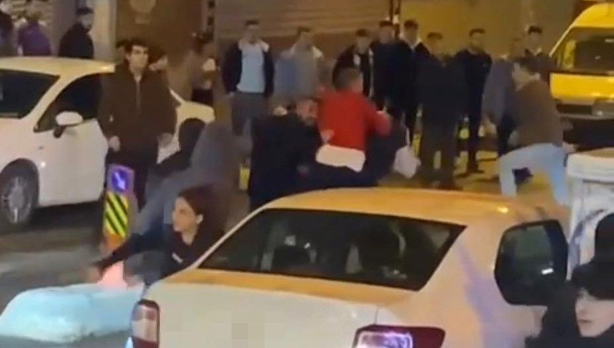 Beyoğlu'nda sürücüye meydan dayağı kamerada Beyoğlu'nda sürücüye meydan dayağı kamerada