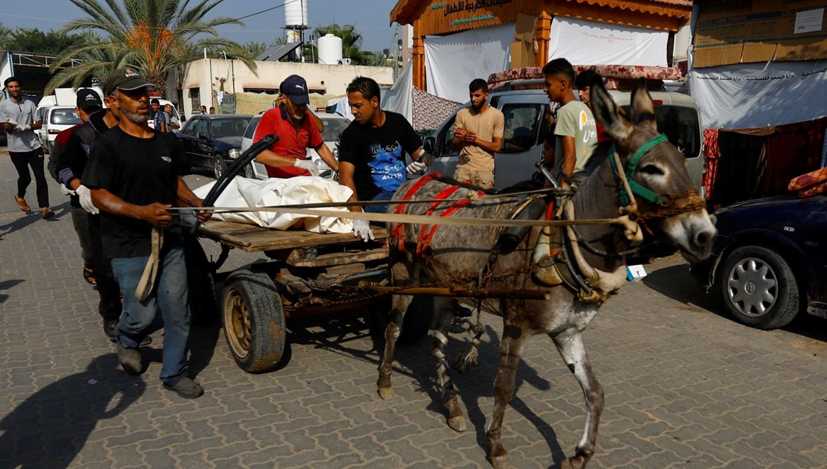 Gazze'de araçların yerini eşek arabaları aldı