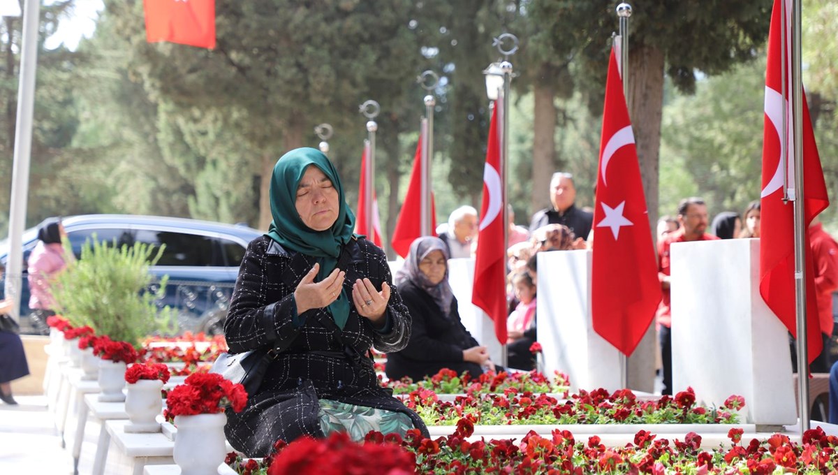 Denizli'de şehitlere vefa