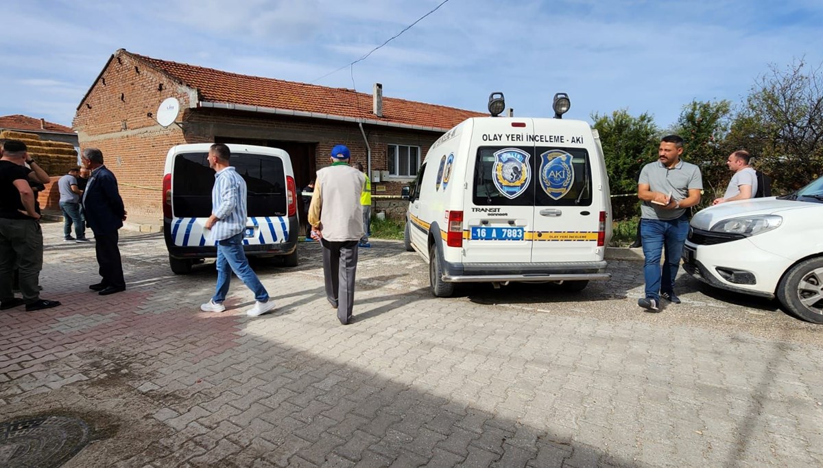 Eşi ve 2 çocuğunu öldürüp intihar etti Eşi ve 2 çocuğunu öldürüp intihar etti