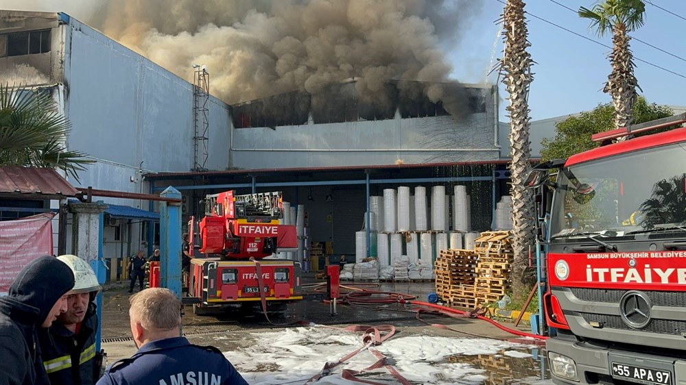 Samsun’da elyaf fabrikasında yangın: Alevler yandaki
fabrikaya da sıçradı - 6