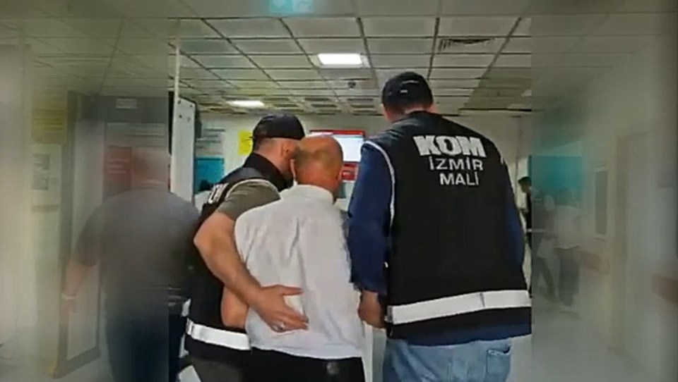 İzmir'deki yolsuzluk davası: 3 kişi tahliye edildi - 1